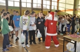 Mikołajkowy Turniej Piłki Nożnej Dziewcząt i Chłopców Szkół Gimnazjalnych nie do zapomnienia 