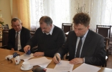 GMINA PODPISAŁA UMOWĘ NA „OPRACOWANIE KONCEPCJI MODERNIZACJI ZBIORNIKA WODNEGO PRZY RZECE WSCHODNIEJ W POŁAŃCU”