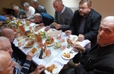 UROCZYSTE ŚNIADANIE WIELKANOCNE W ŚRODOWISKOWYM DOMU SAMOPOMOCY  W POŁAŃCU